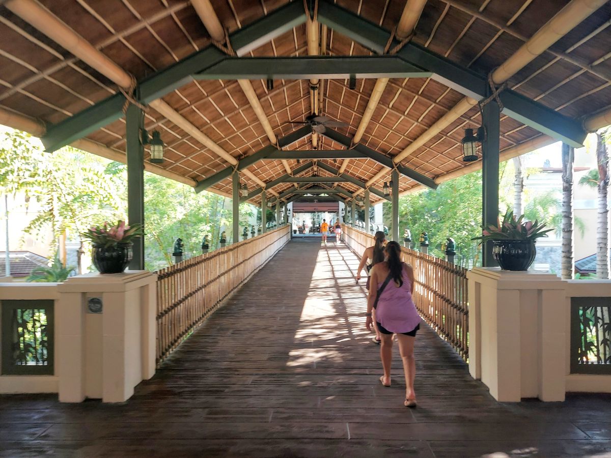 Royal Pacific Club Level
